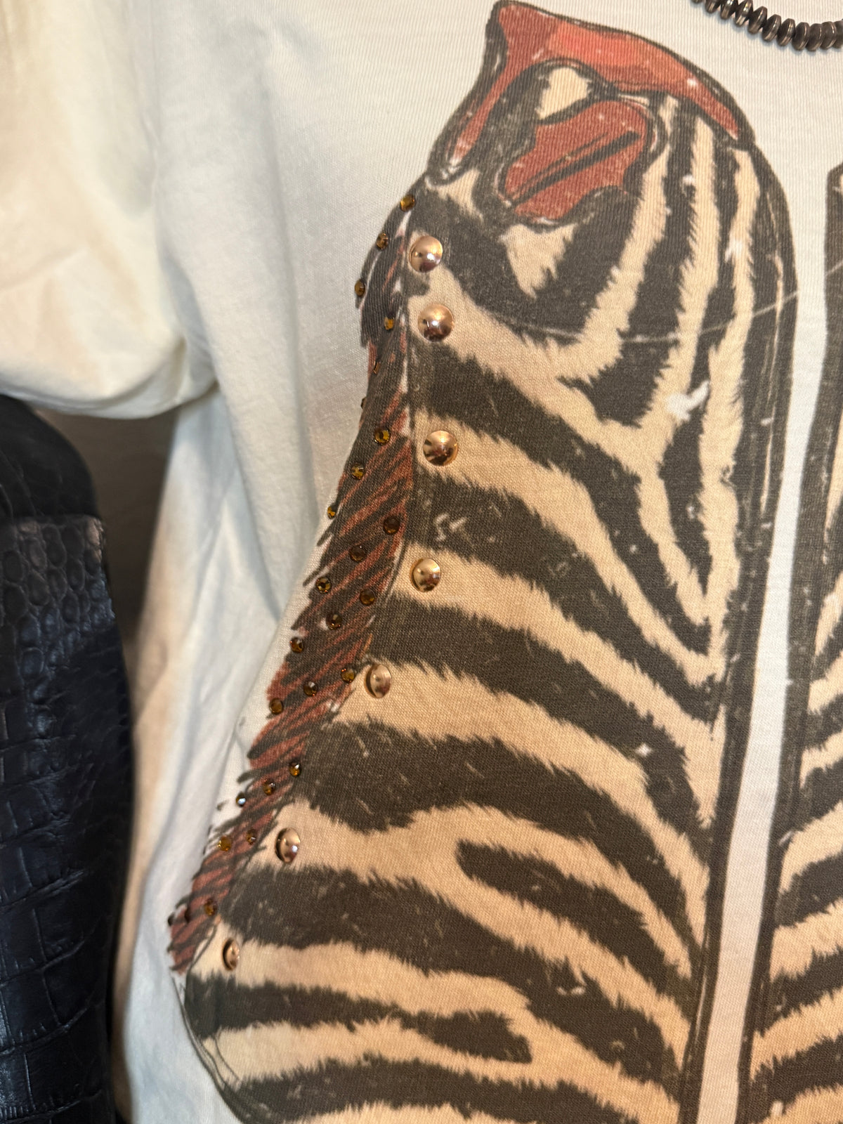 ZEBRA CHAPS TEE